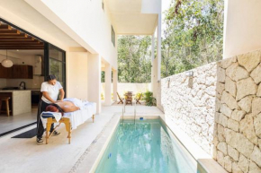 Brand New Lux 4 Bed Villa 2 Pools!